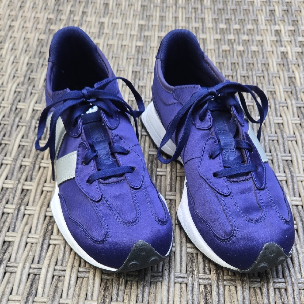 Girls Ladies New Balance 327 Sneakers Sz. 4 Fits Ladies 5.5